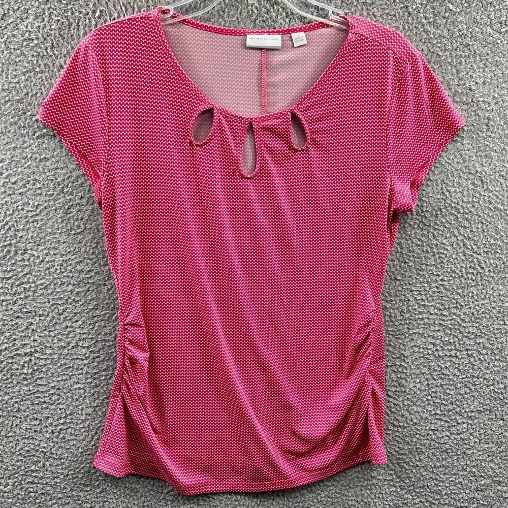 Womens Geometric Print Top M Cutout Neck Ruched Y2K Retro Casual Statement Tee
